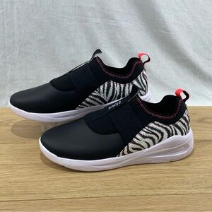 Clove Black White Zebra Print Solo Nursing Shoes Women’s Size 12.5